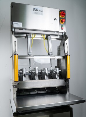 E2004 Professionelle Entsteinmaschine für Bäckereien und Gastronomie