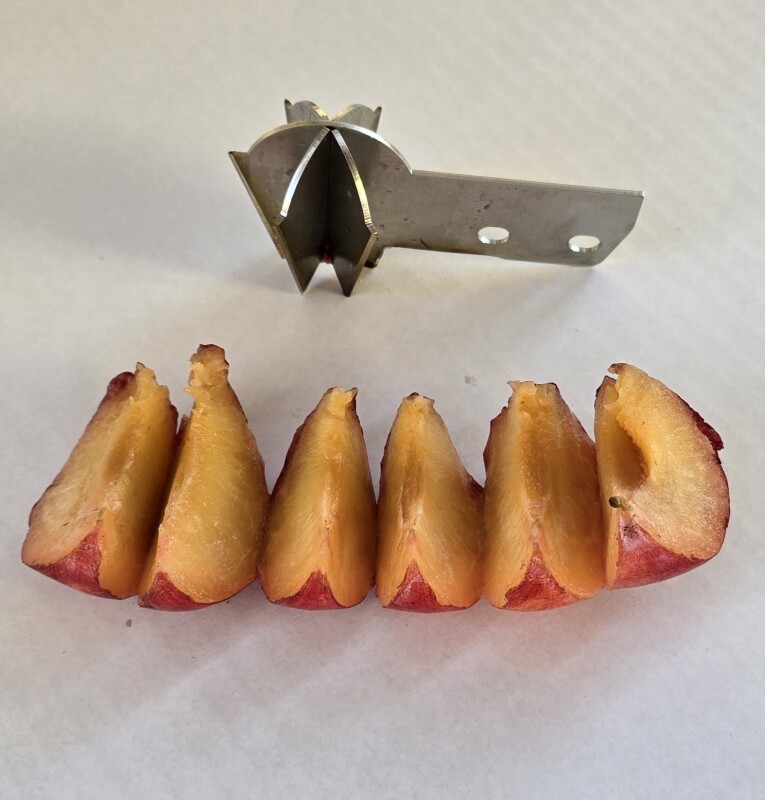 Untroma Entkernmaschine E2002 Zwetschgenentkernmaschine Pflaumen Aprikosen Kirschen